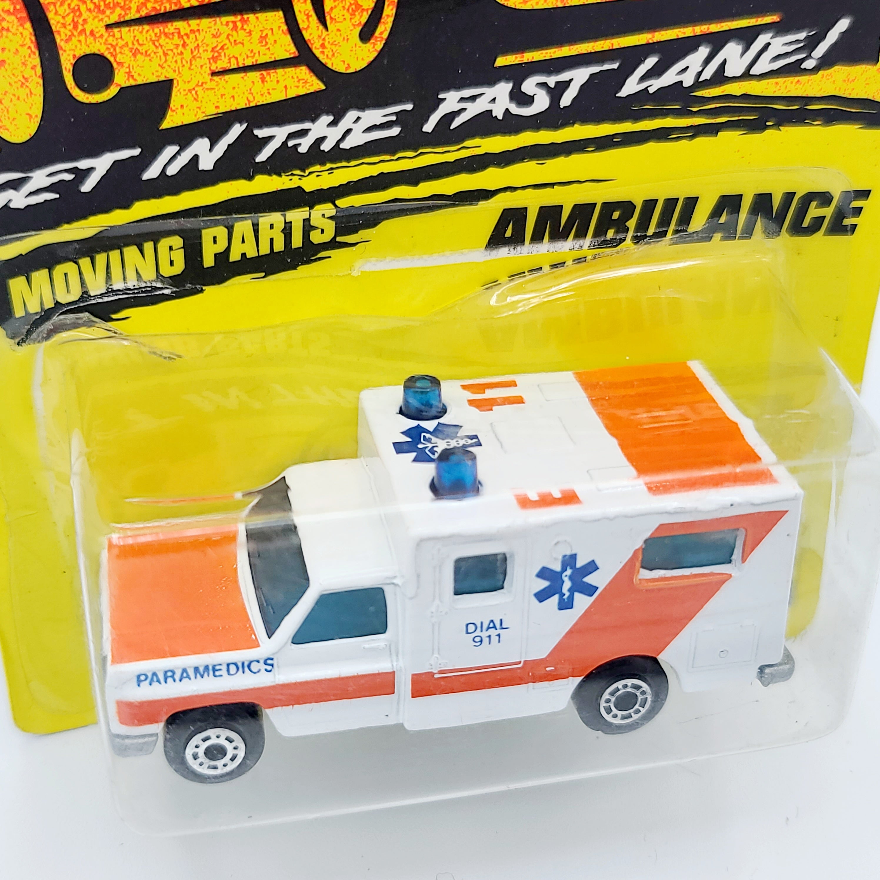 Matchbox '75 Chevrolet Ambulance "Paramedic" (1993 MBX Basic 1-75)